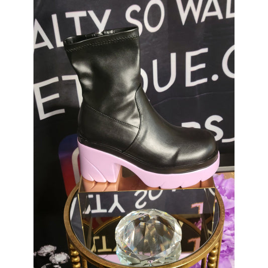Black Lavender Love Boots - Boutique Royále